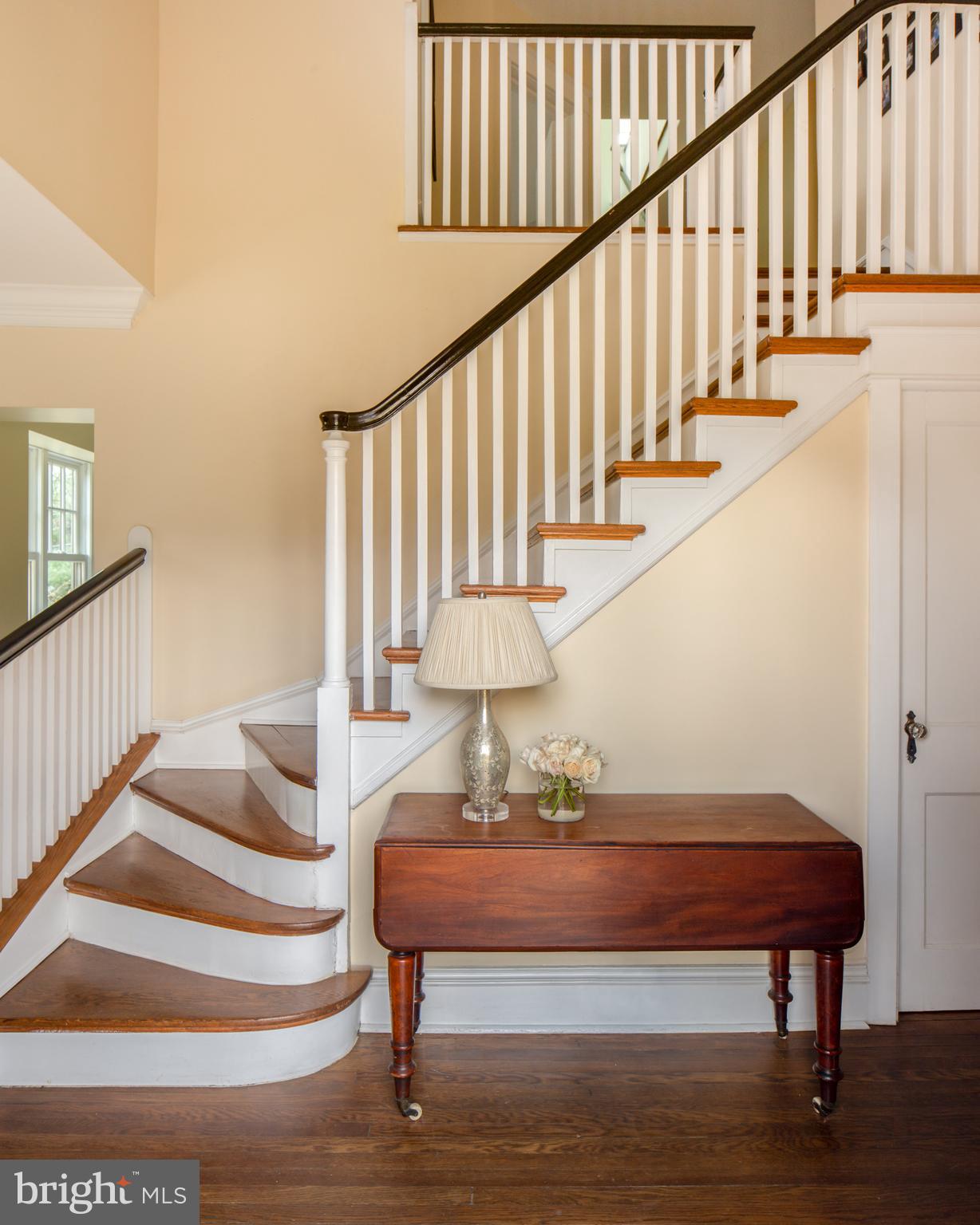 542 Hilaire Road Wayne, PA 19087 - Photo 3 of 38 Foyer.