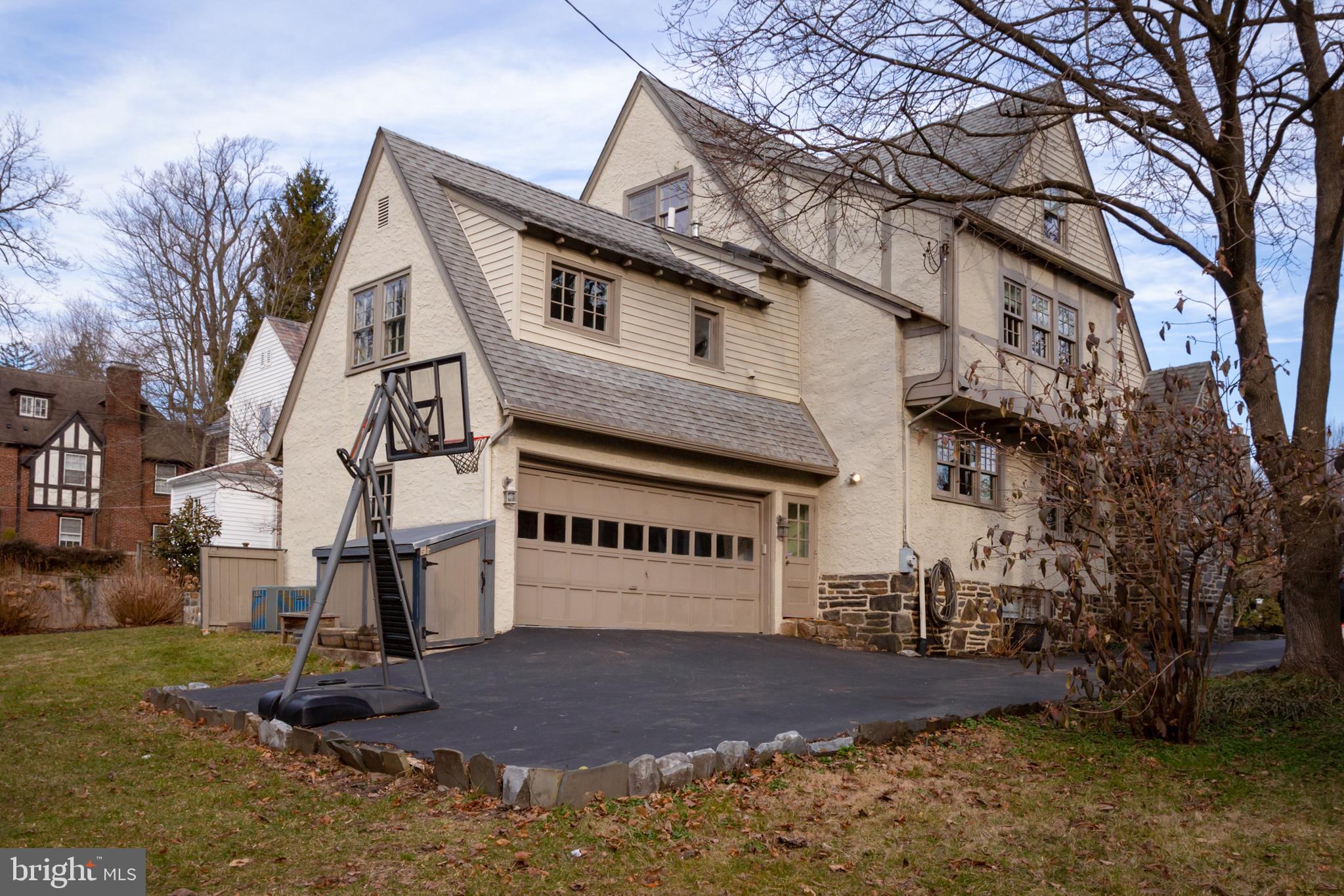 542 Hilaire Road Wayne, PA 19087 - Photo 35 of 38 Driveway and Attached Garage.