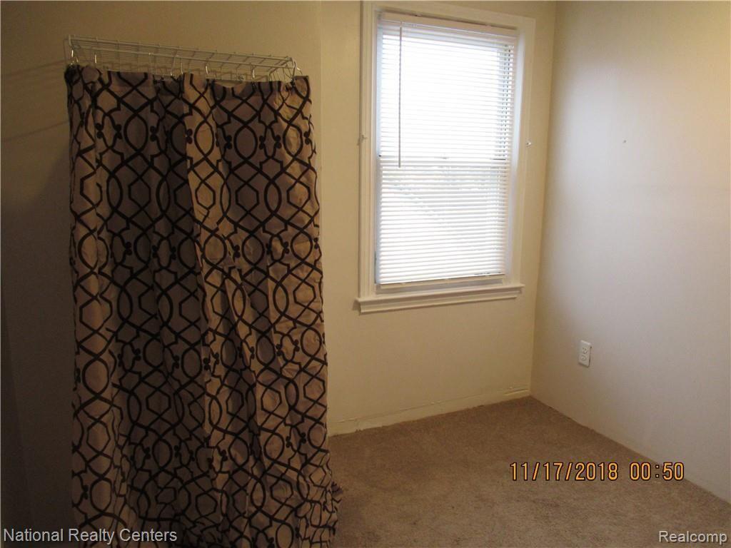 6579 Pelham Road Allen Park, MI 48101 - Photo 20 of 37