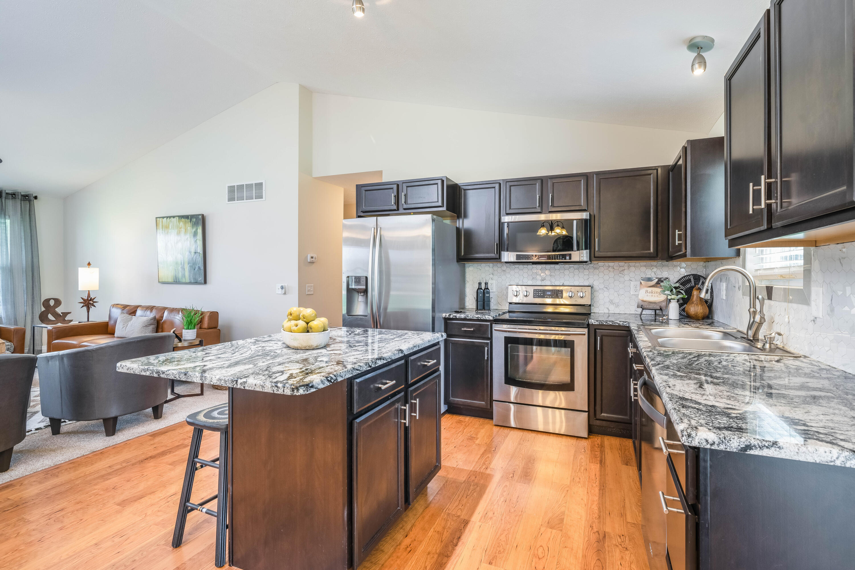7176 Riesling Street Mattawan, MI 49071 - Photo 11 of 38 7176_Riesling_St_06