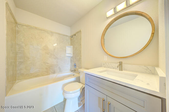 741 Furth Road Northwest Palm Bay, FL 32907 - Photo 8 of 25 image 8 -bathroom 2