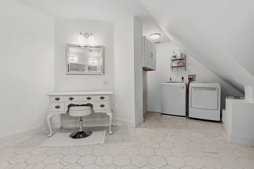 32 Ocean Street Beverly, MA 01915 - Photo 17 of 34
