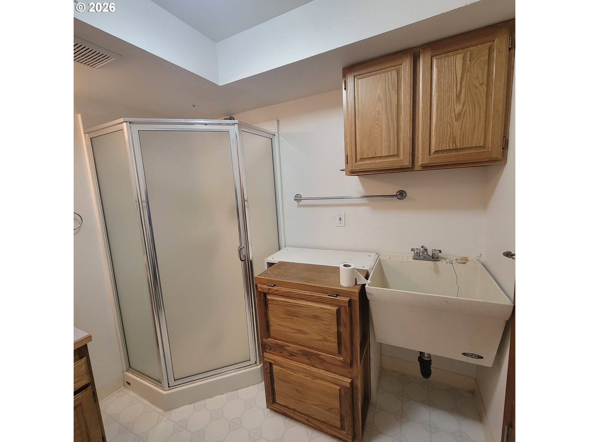 755 Southwest Chestnut Street Portland, OR 97219 - Photo 30 of 39