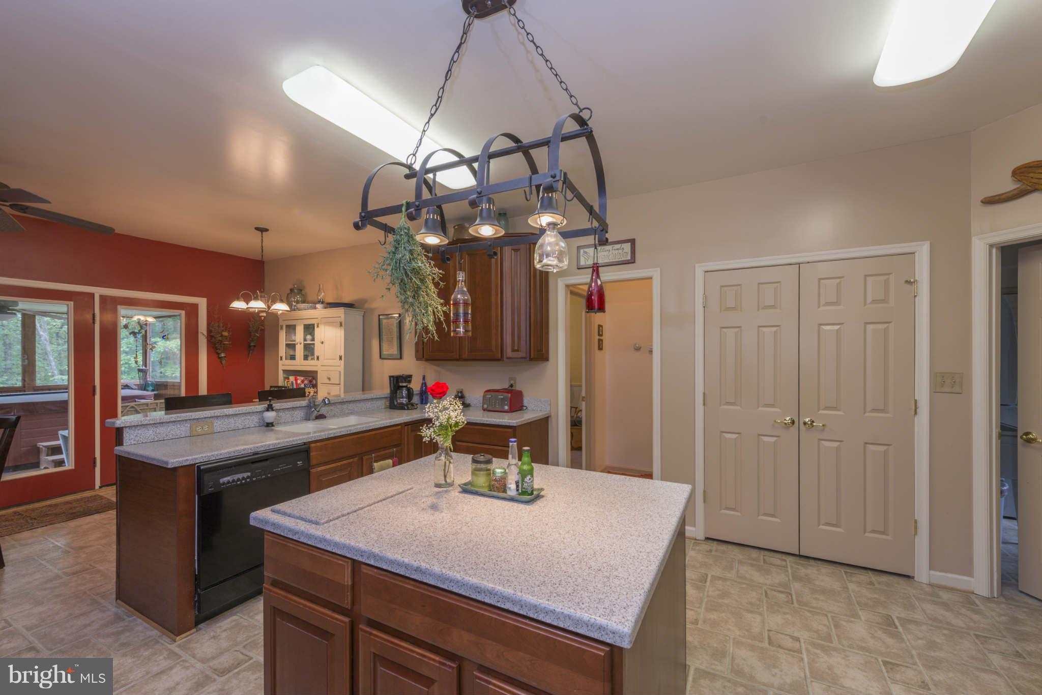 38 Rustic Ridge Road Fredericksburg, VA 22405 - Photo 3 of 27 KITCHEN W/ ISLAND!