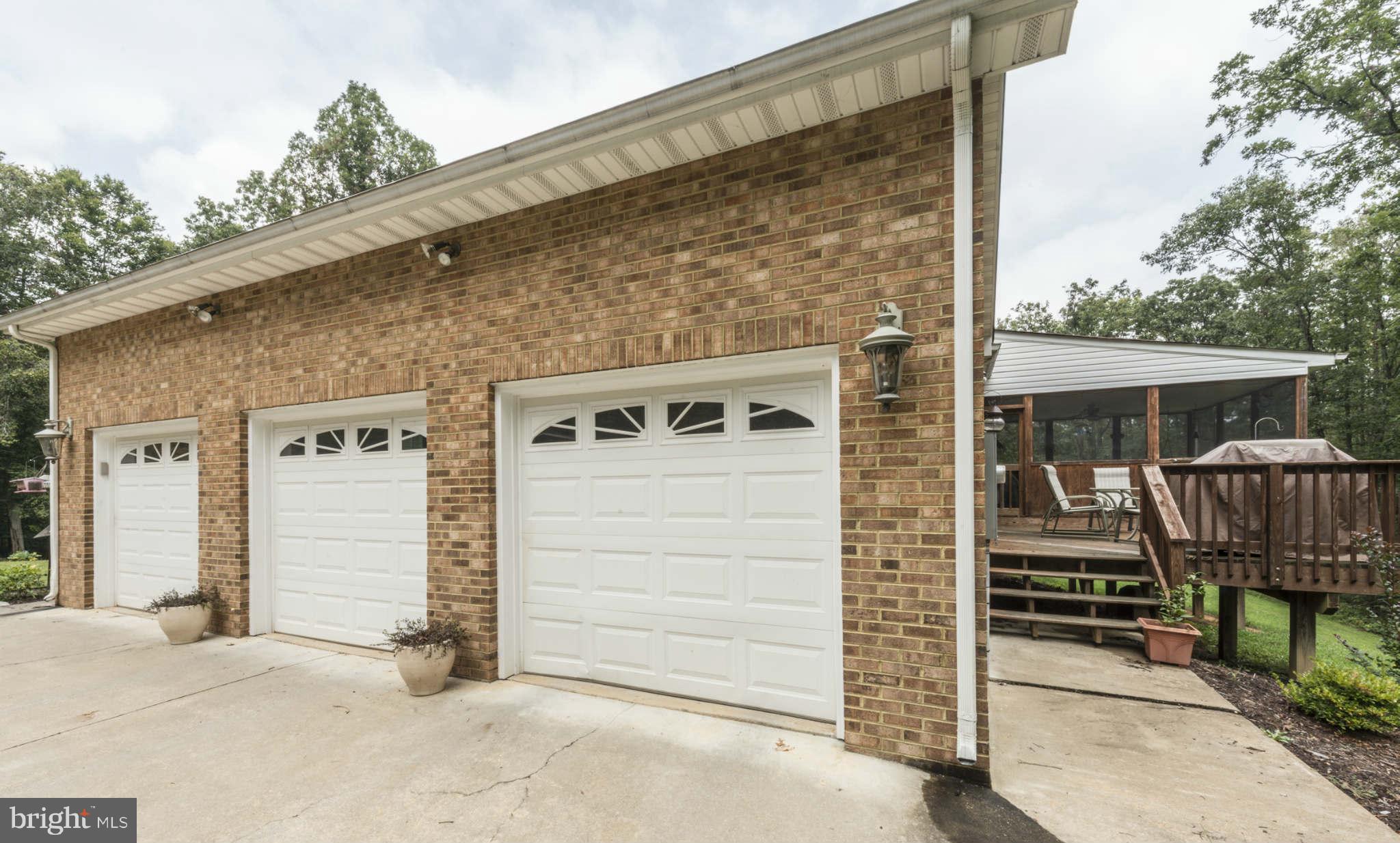 38 Rustic Ridge Road Fredericksburg, VA 22405 - Photo 26 of 27 3 CAR SIDELOAD GARAGE!