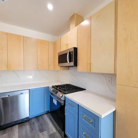 $3,050 | 110 South 37th Street, Richmond, CA 94804