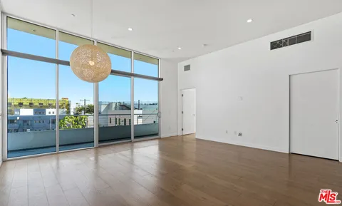 $8,200,000 | 12770 Caswell Avenue, Los Angeles, CA 90066