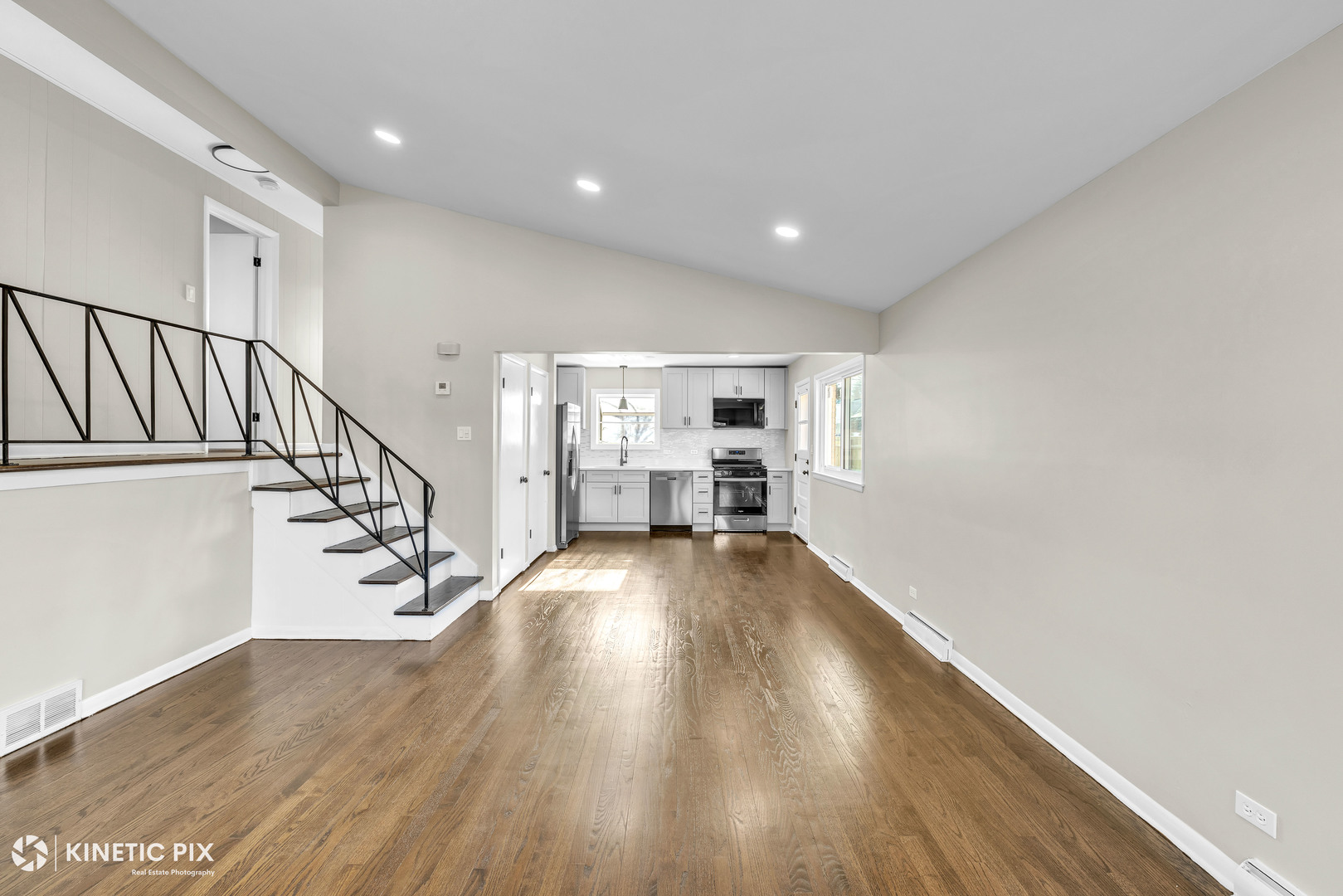 11011 Roosevelt Road Westchester, IL 60154 - Photo 6 of 40