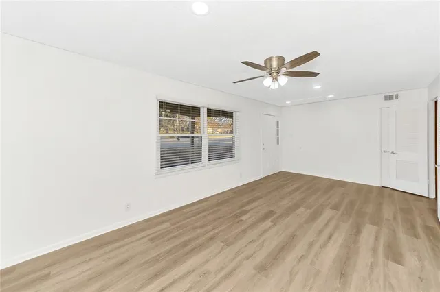 $3,000 | 828 South Collins Street, Arlington, TX 76010