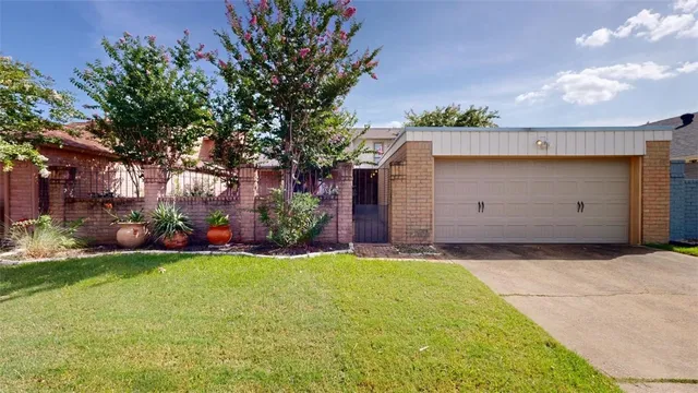 $365,000 | 3004 Gleneagles Court, Bryan, TX 77802