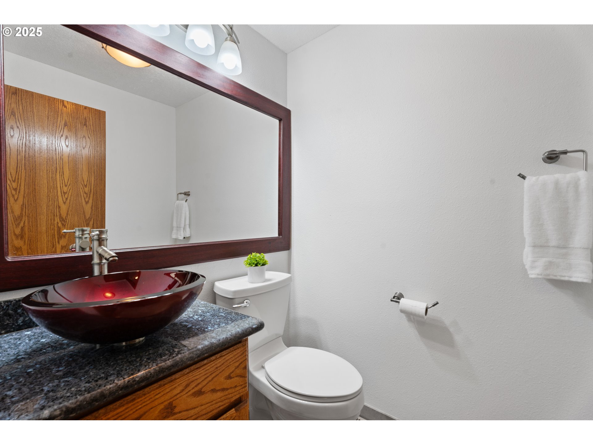 7225 Southwest Juniper Terrace Beaverton, OR 97008 - Photo 15 of 47 Bathroom