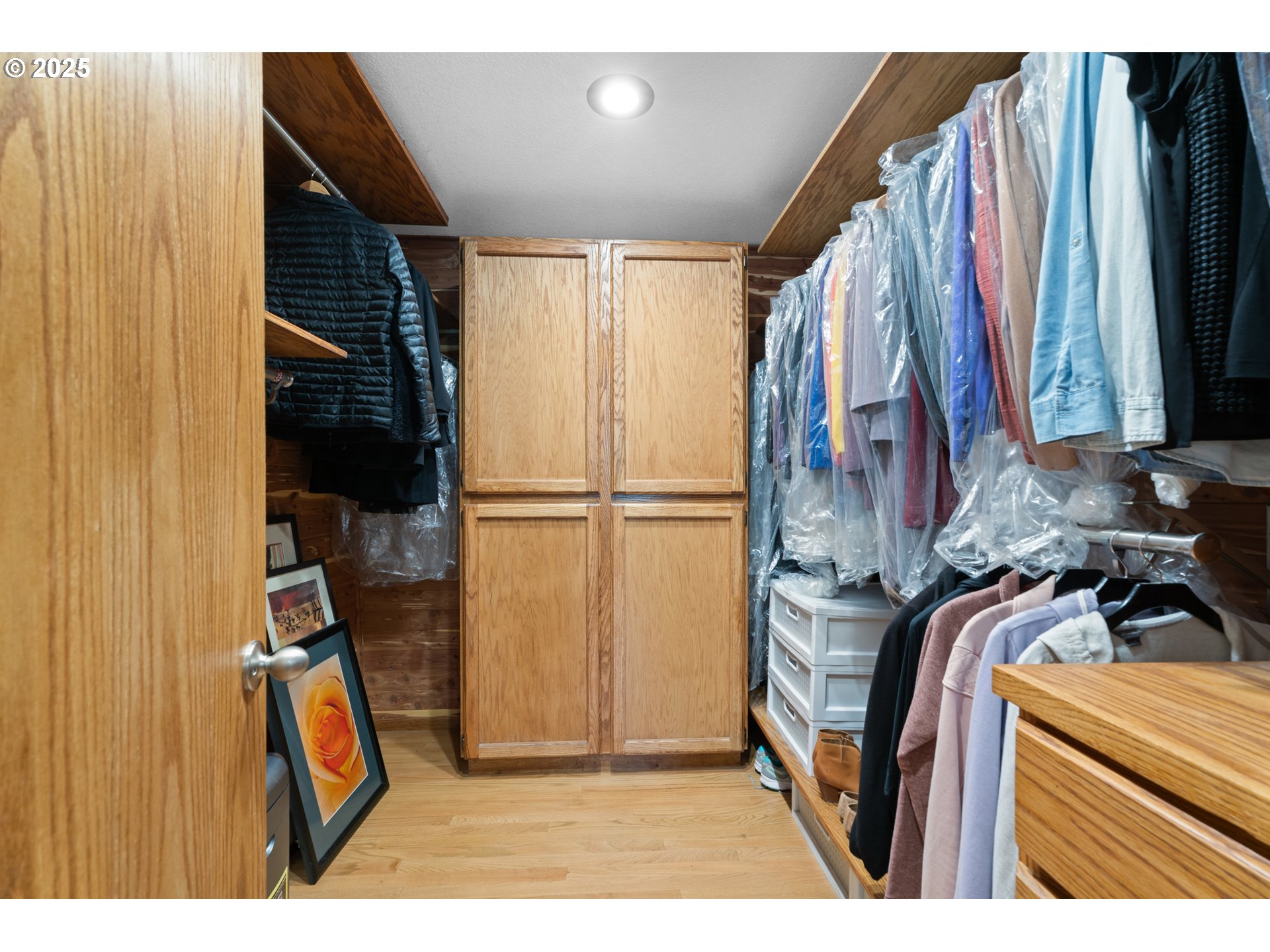 7225 Southwest Juniper Terrace Beaverton, OR 97008 - Photo 17 of 47 Primary Bedroom