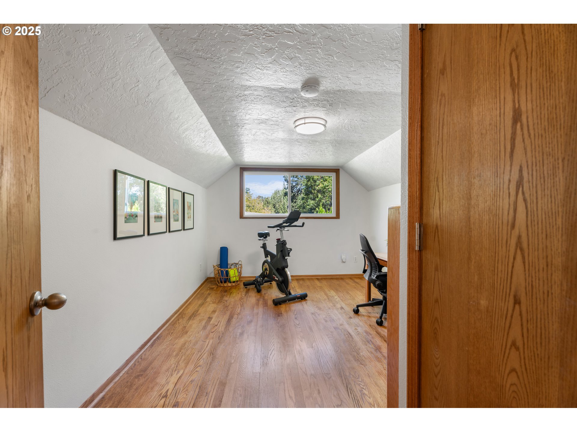 7225 Southwest Juniper Terrace Beaverton, OR 97008 - Photo 20 of 47 Bedroom