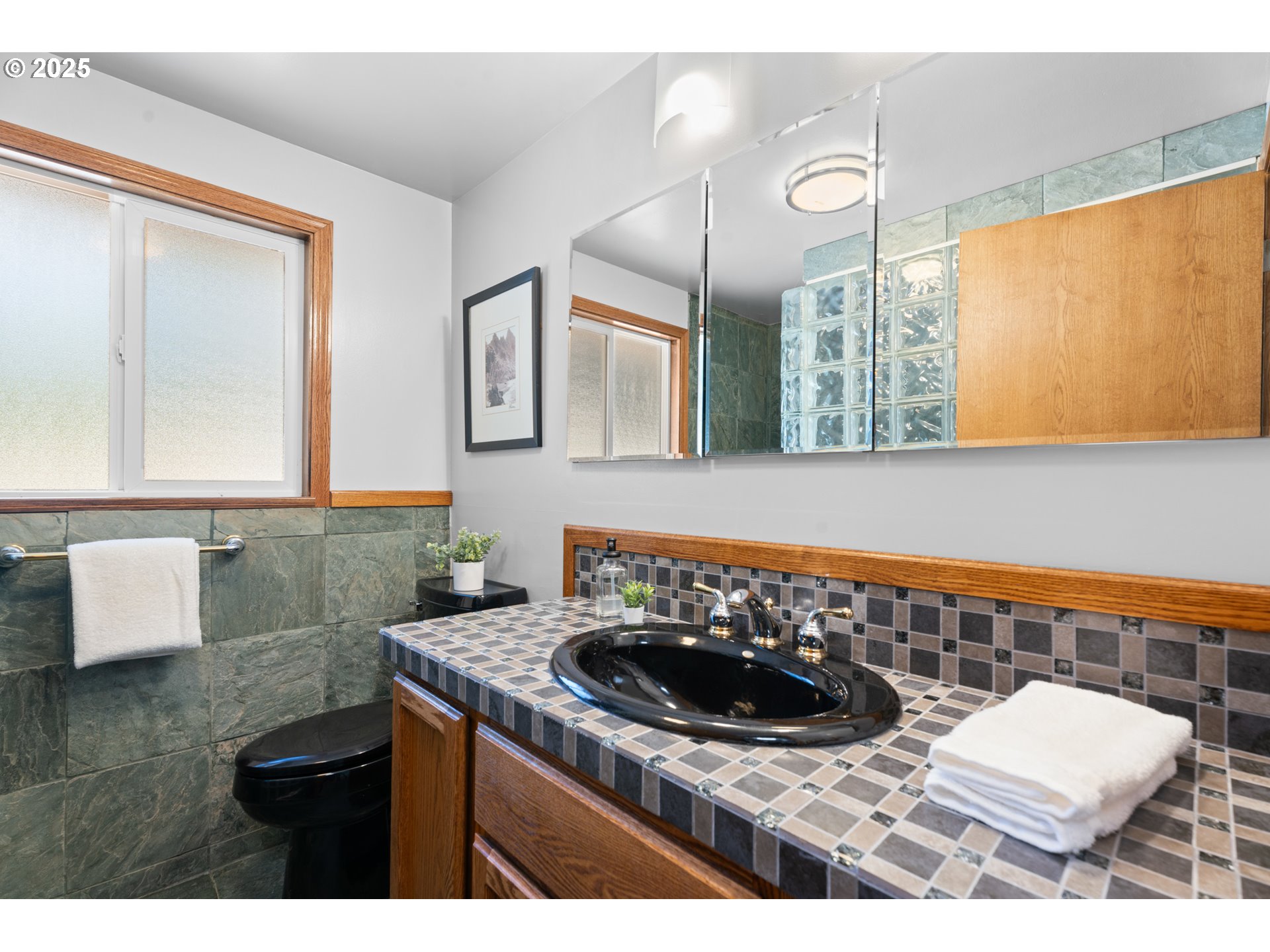 7225 Southwest Juniper Terrace Beaverton, OR 97008 - Photo 21 of 47 Bathroom