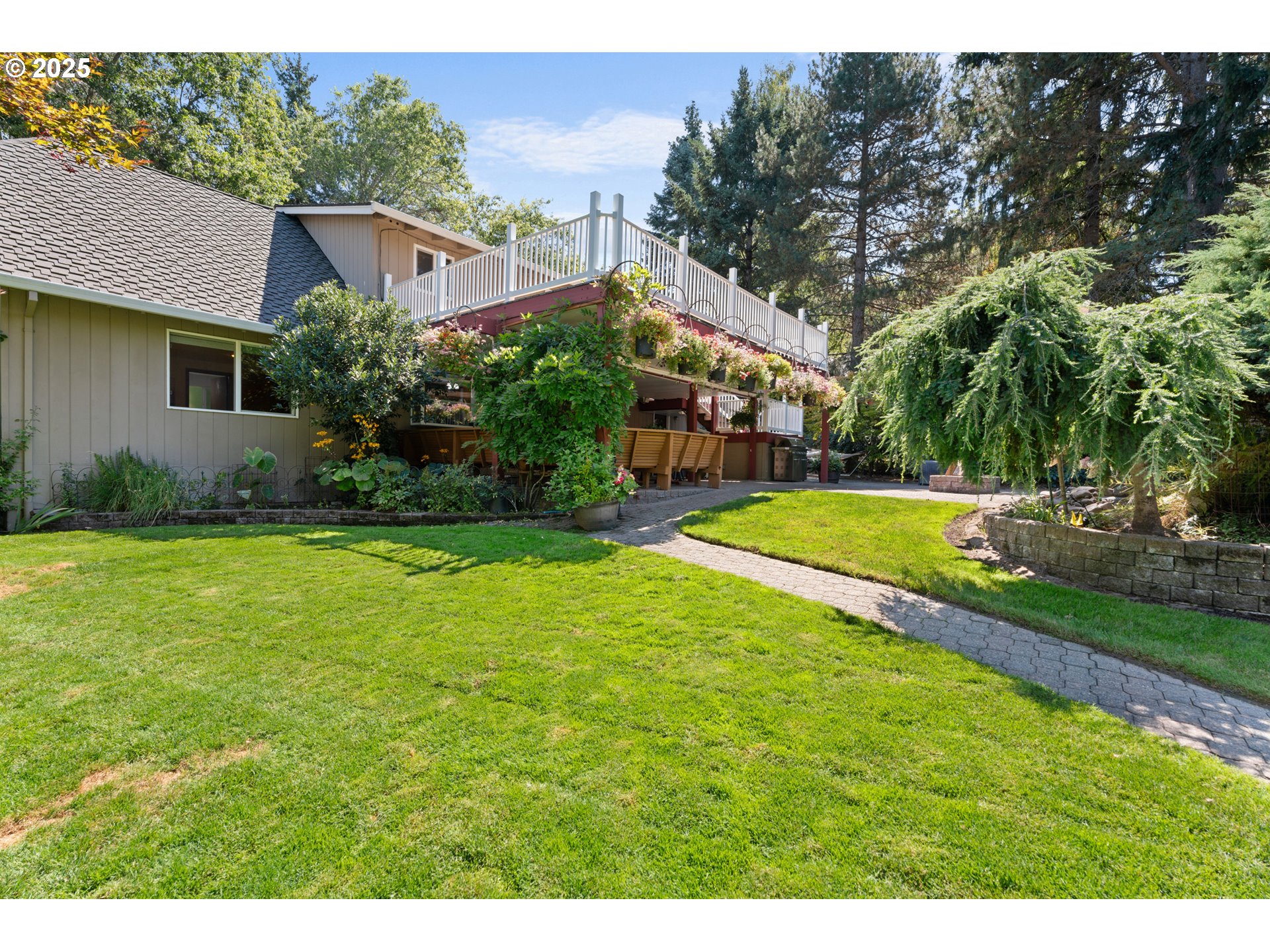 7225 Southwest Juniper Terrace Beaverton, OR 97008 - Photo 40 of 47 Yard