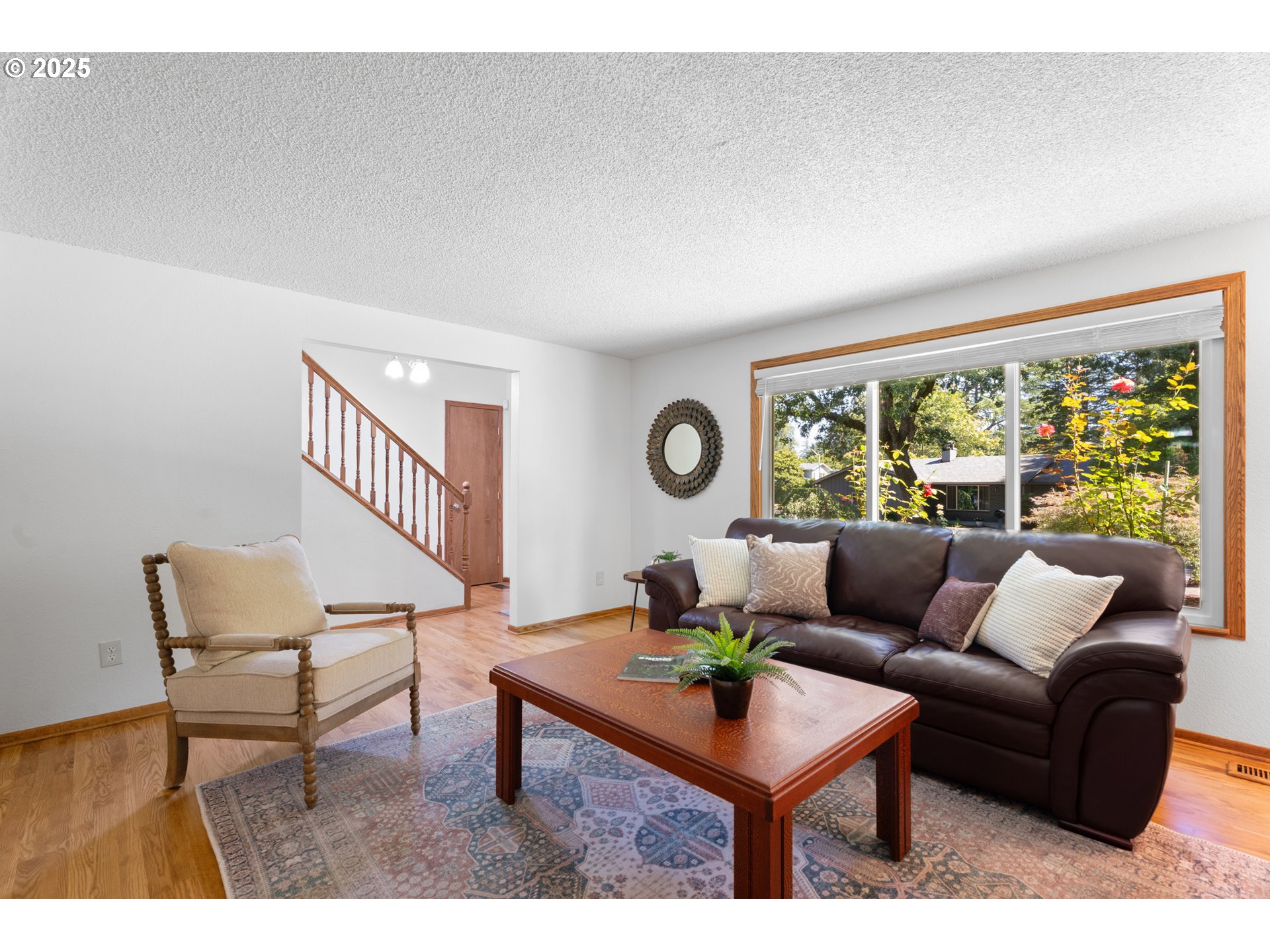 7225 Southwest Juniper Terrace Beaverton, OR 97008 - Photo 5 of 47 Living Room