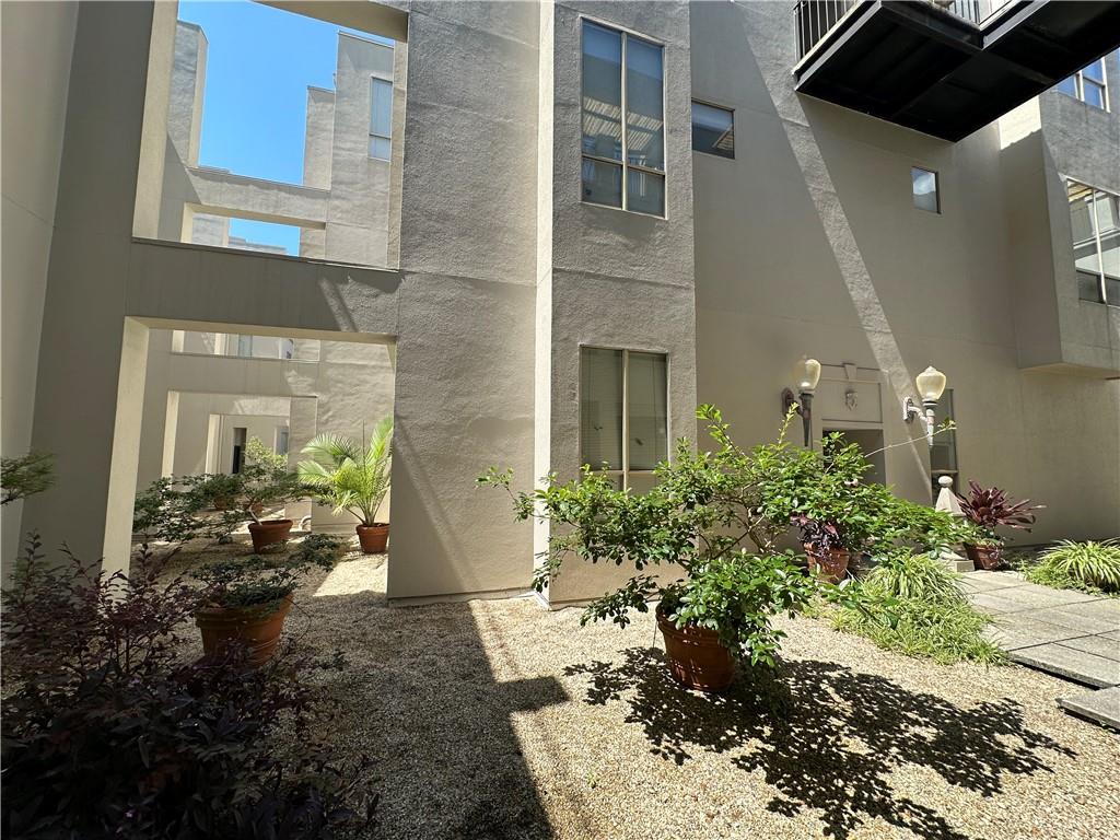 330 Julia Street, Unit 205 New Orleans, LA 70130 - Photo 26 of 28 Gallery Image 26