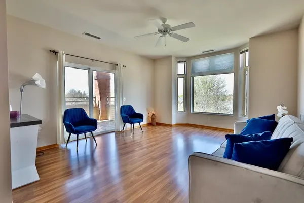 $284,900 | 301 Harbour Town Drive, Unit 322, Madison, WI 53717