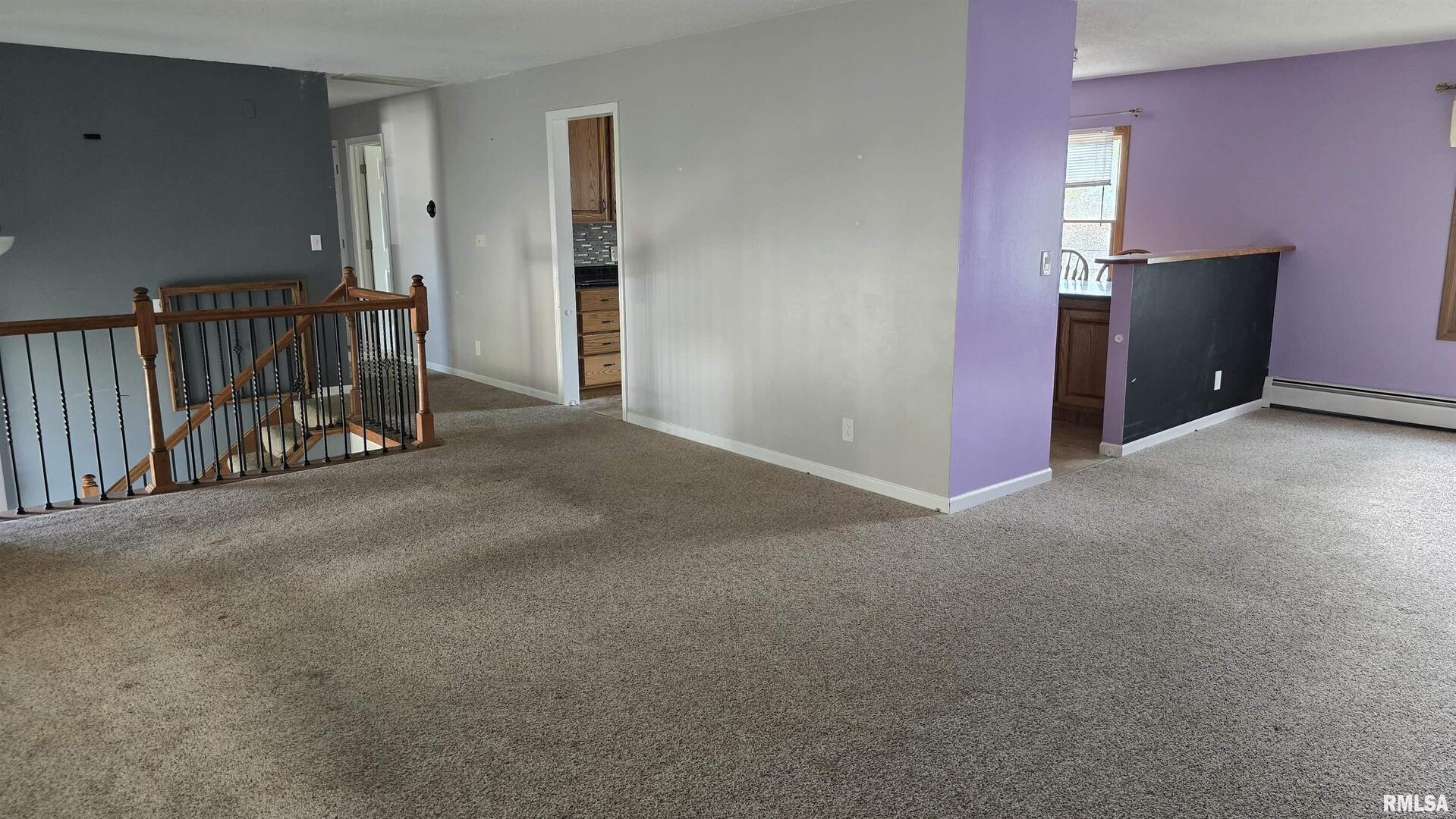 601 Scenic Drive Clinton, IA 52732 - Photo 3 of 16 a view of an empty room