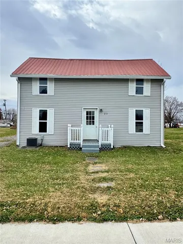 $130,000 | 213 State Street, La Belle, MO 63447