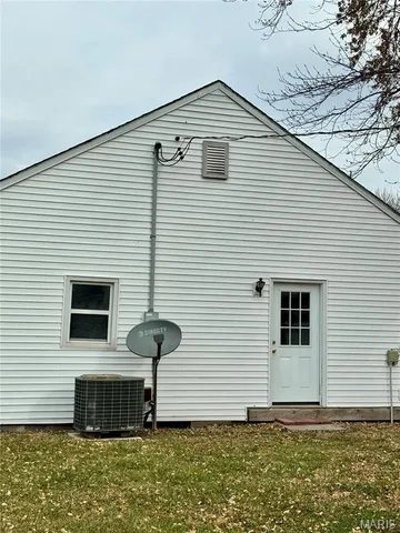 $130,000 | 213 State Street, La Belle, MO 63447