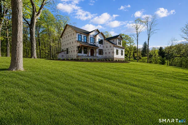 $1,199,000 | 268 Newton Road, Woodbridge, CT 06525