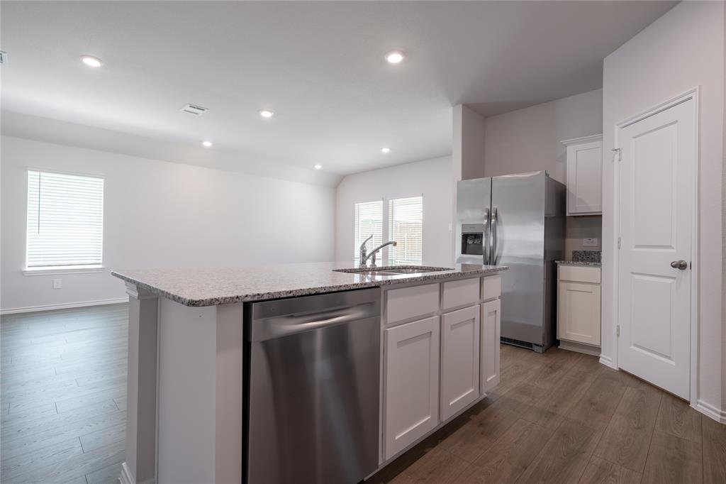 729 Orchid Way Pilot Point, TX 76258 - Photo 12 of 31