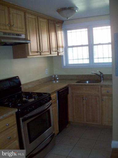 4732 Benning Road Southeast, Unit A101 Washington, DC 20019 - Photo 3 of 7 Kitchen