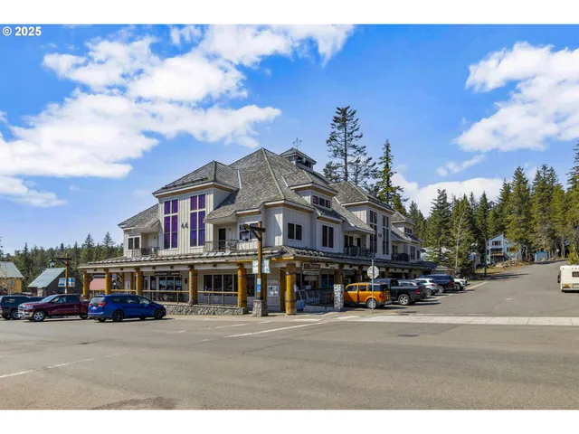 $729,900 | 30654 East Ski Bowl Way, Unit H138, Government Camp, OR 97028