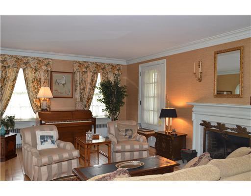 1229 Washington Road Mt. Lebanon, PA 15228 - Photo 3 of 18 Living Room.