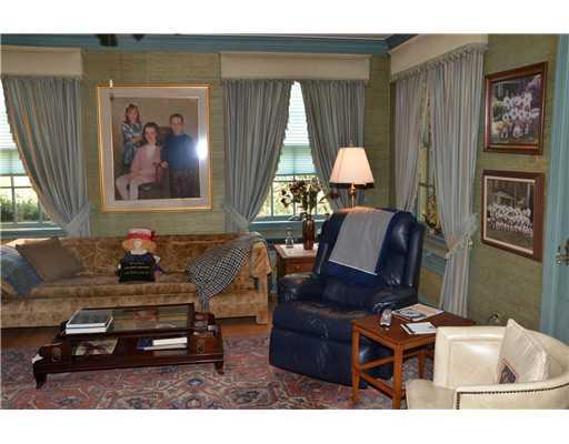 1229 Washington Road Mt. Lebanon, PA 15228 - Photo 6 of 18 Family Room.