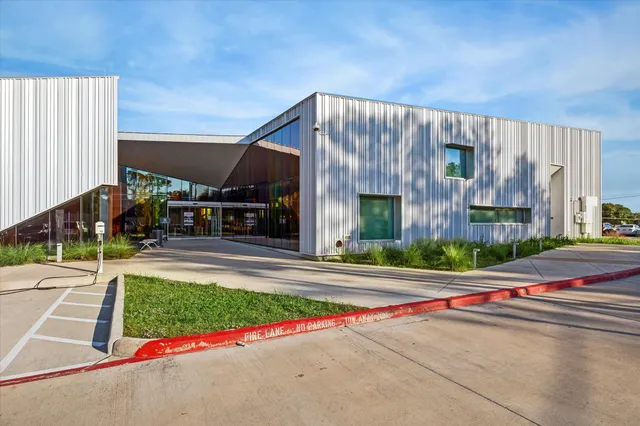 $435,000 | 5827 Burlinghall Drive, Houston, TX 77035