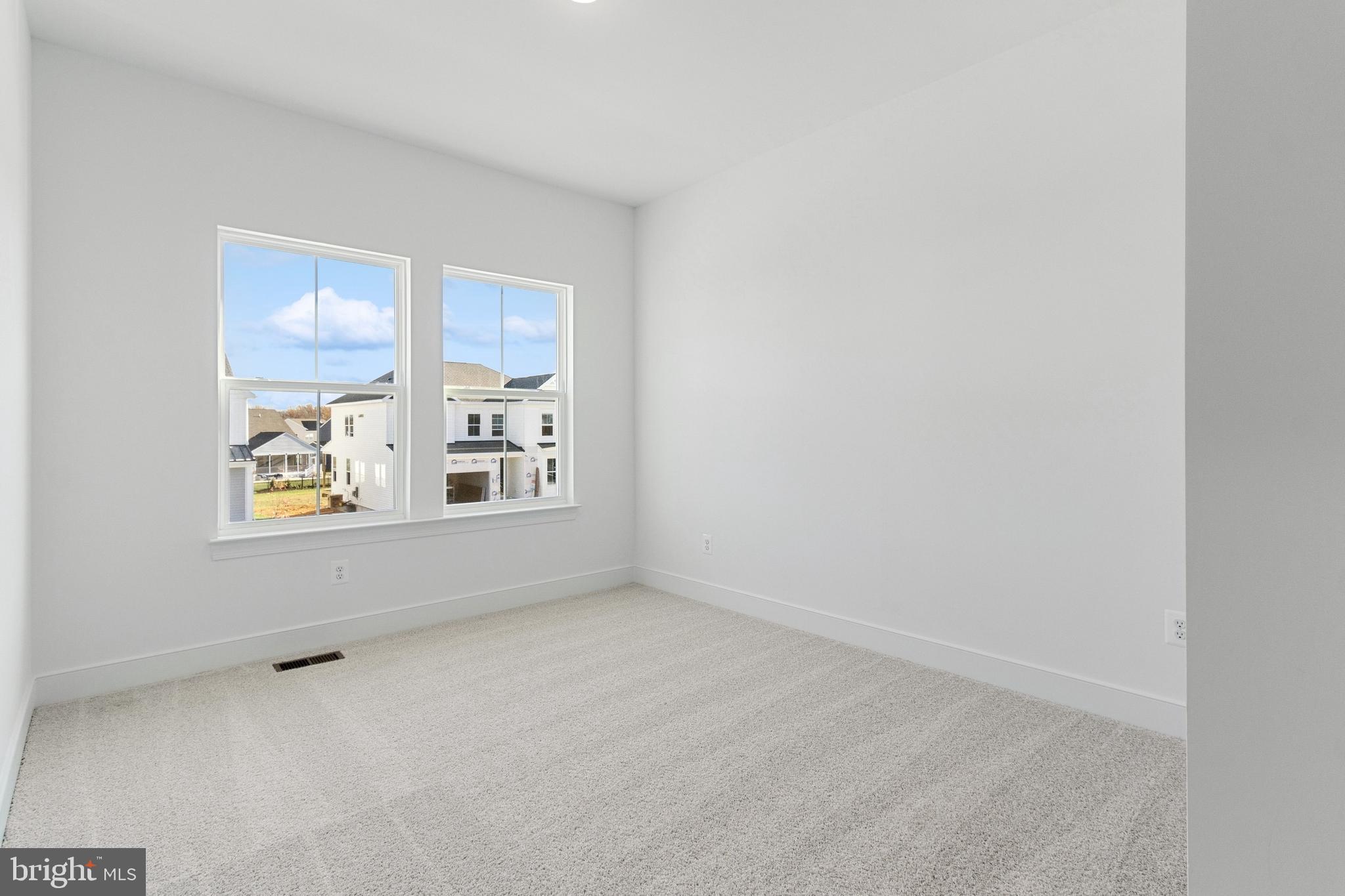128 Patterson Court Middletown, DE 19709 - Photo 21 of 31 an empty room with windows