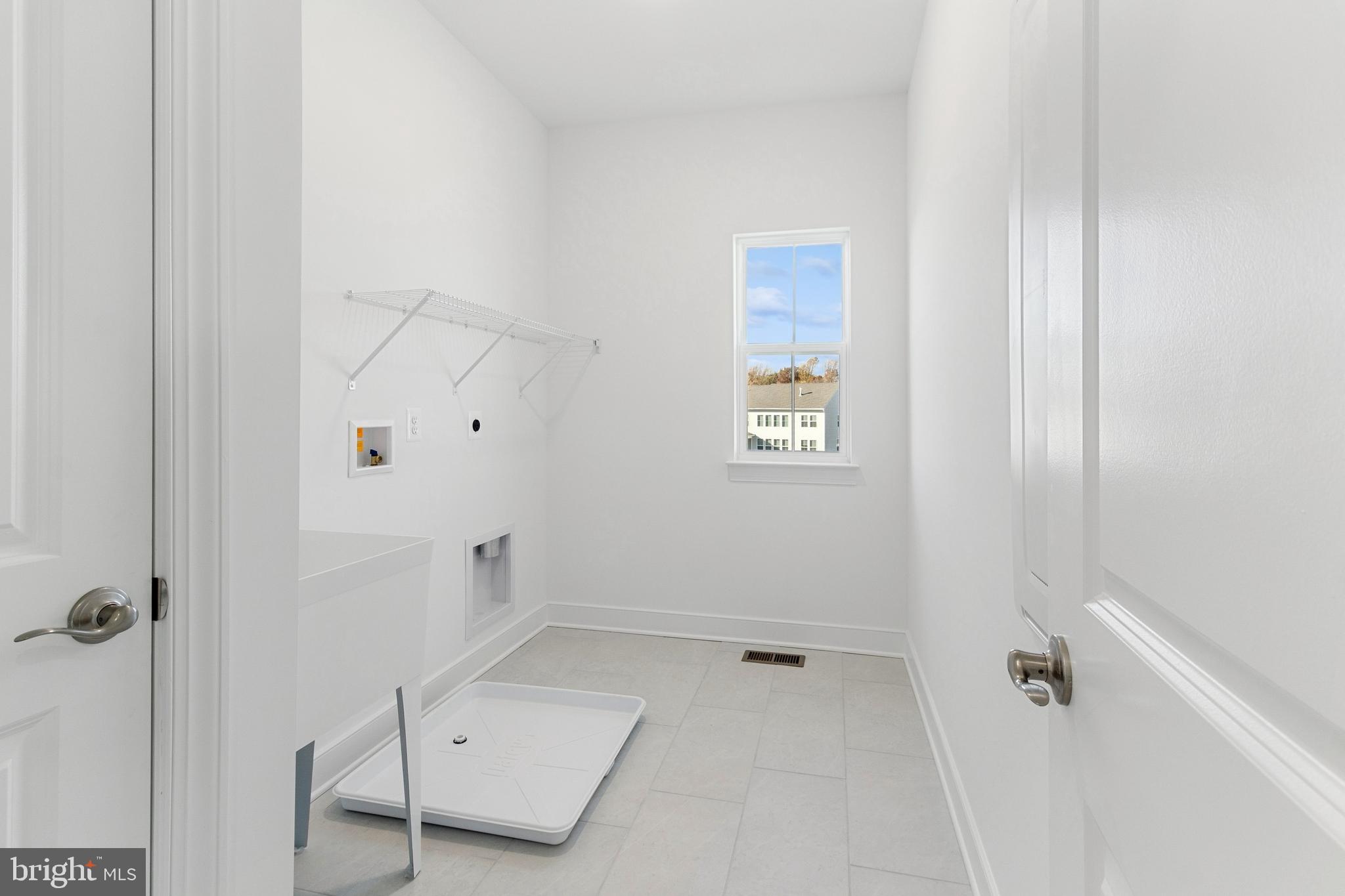 128 Patterson Court Middletown, DE 19709 - Photo 31 of 31 a bathroom with a bathtub