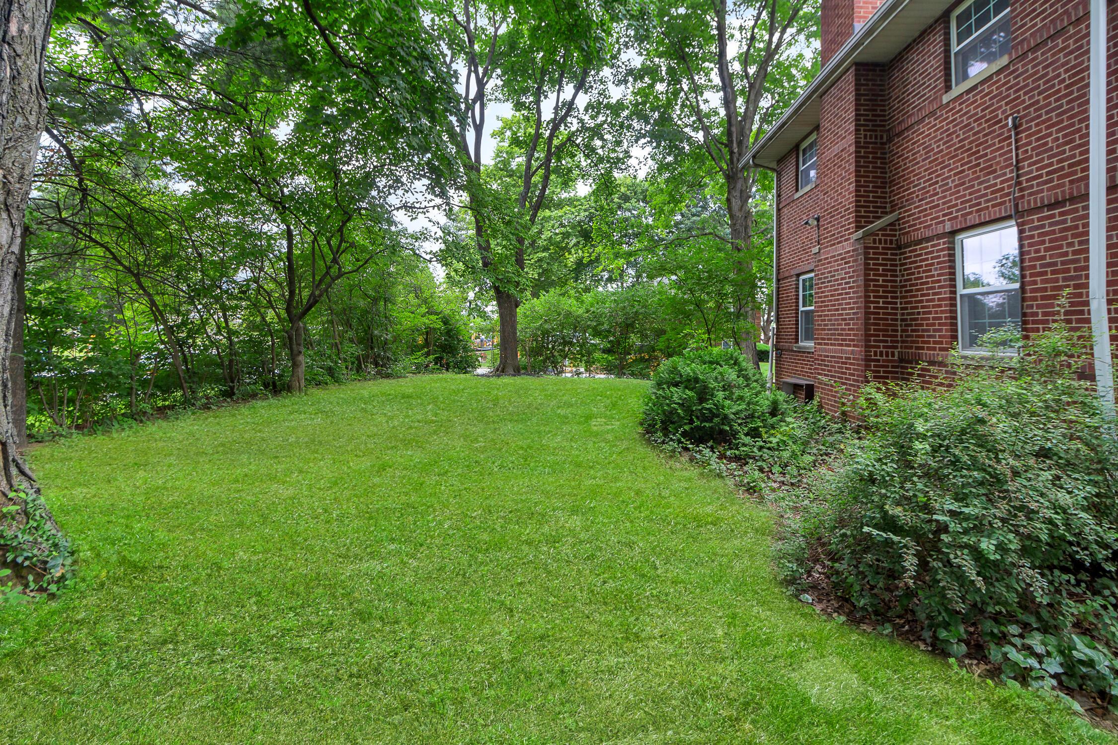 2938 Sherwood Road Columbus, OH 43209 - Photo 21 of 29 IMG_7072