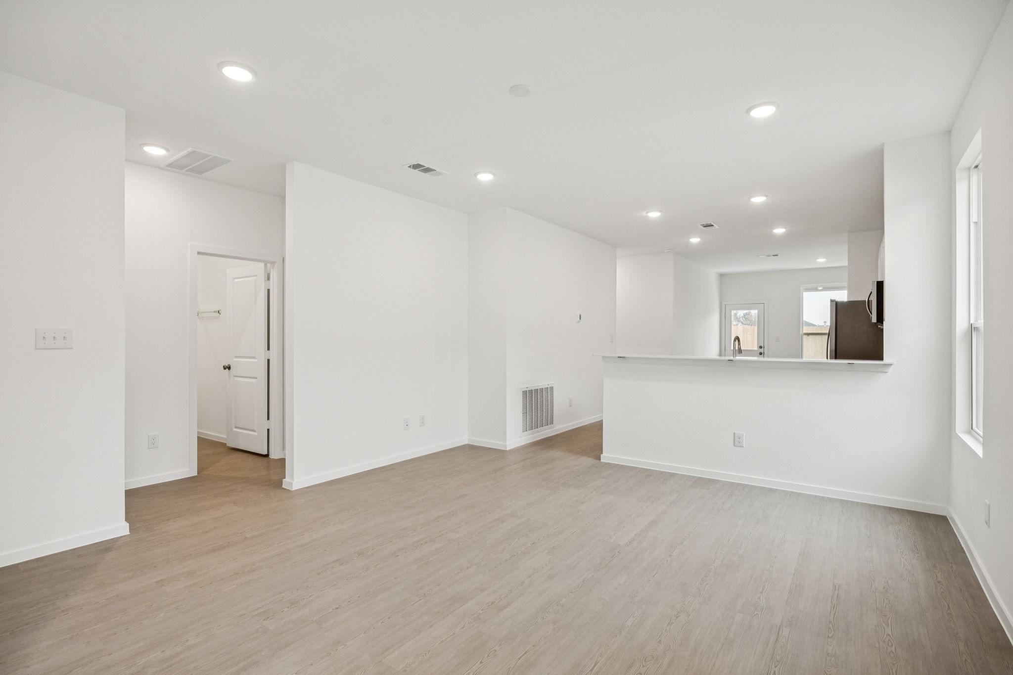 810 High Mesa Montgomery, TX 77356 - Photo 2 of 43