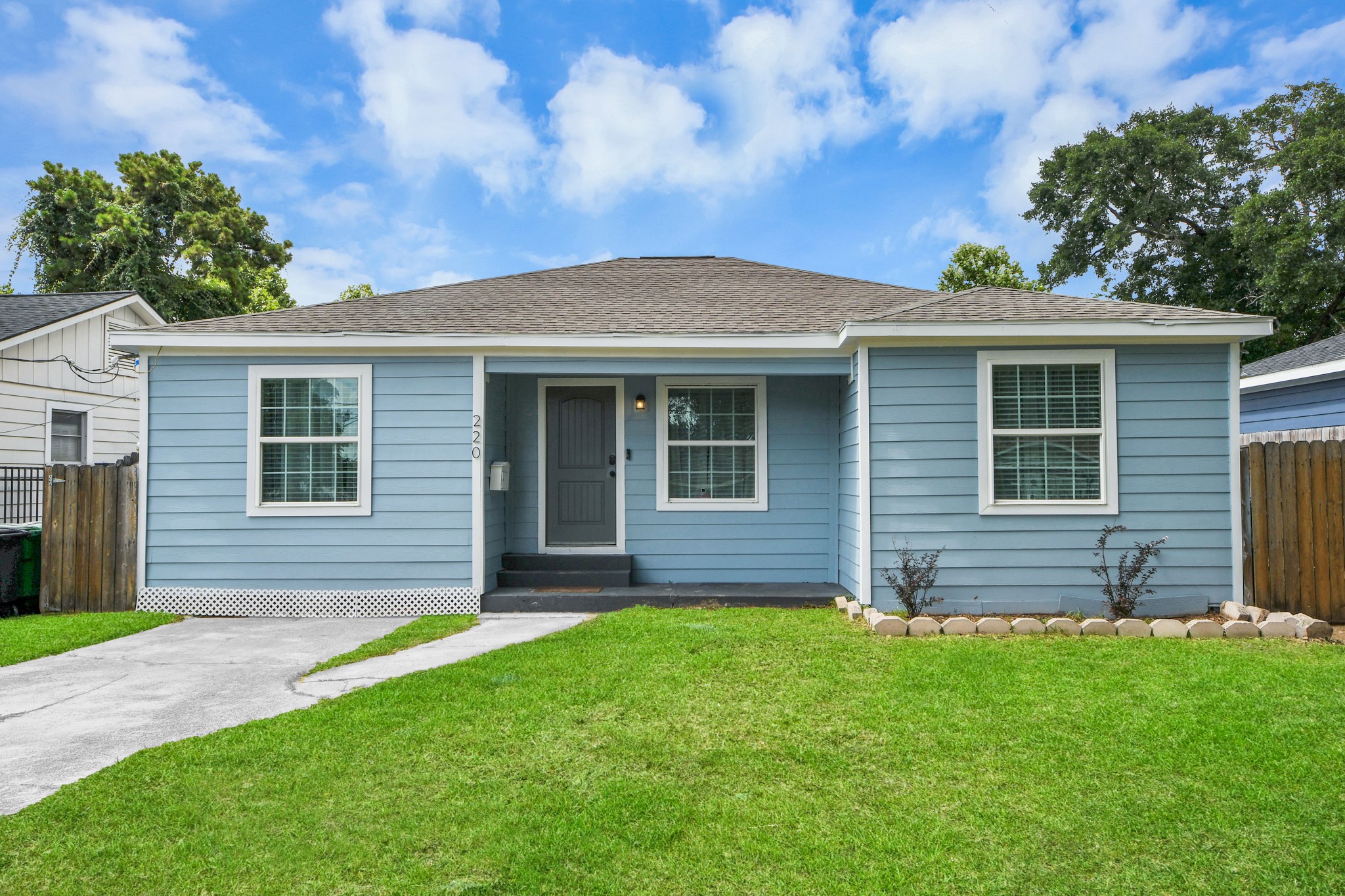 220 Styers Street Houston, TX 77022 - Photo 3 of 38