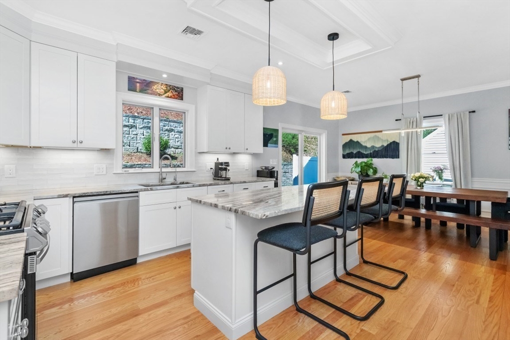 20 College Farm Road Waltham, MA 02451 - Photo 4 of 32