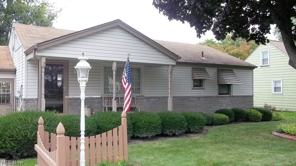 3714 Burkey Road Youngstown, OH 44515 - Photo 3 of 25 Gallery Image 3