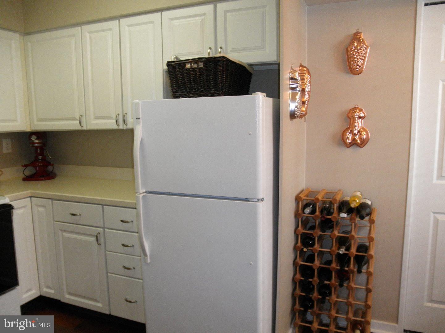 104 Woodside Road, Unit C206 Haverford, PA 19041 - Photo 9 of 24 Kitchen