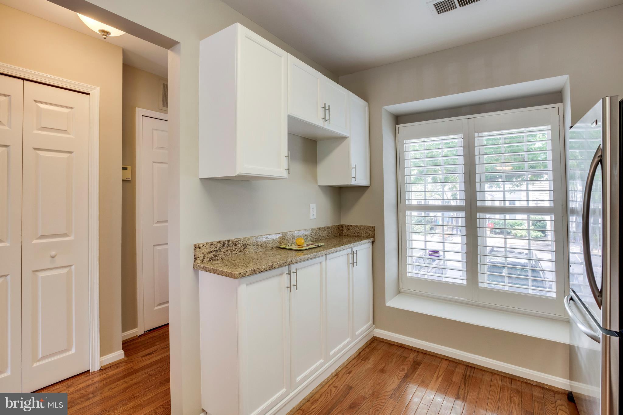 3900 9th Road South Arlington, VA 22204 - Photo 7 of 24 Plenty of cabinet storage