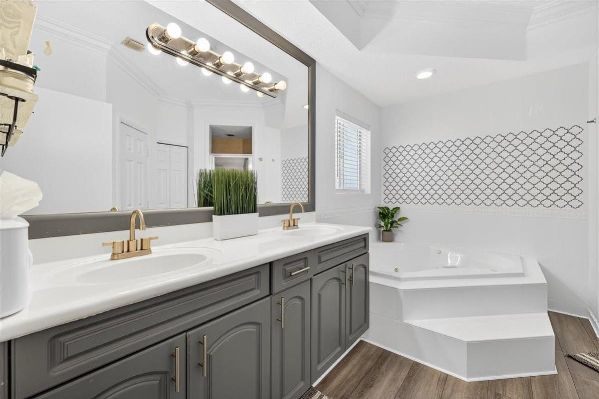 15728 Southwest 69th Lane Miami, FL 33193 - Photo 9 of 16 Photo 9