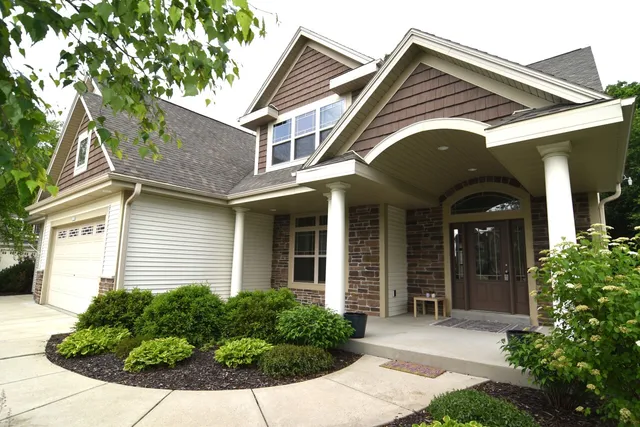 $790,000 | 1388 Mamerow Lane West, Oconomowoc, WI 53066