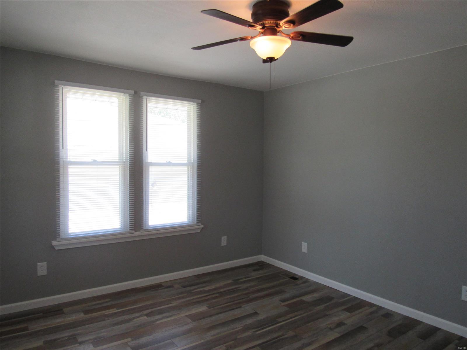 1417 Milton Road Alton, IL 62002 - Photo 7 of 23 Gallery Image 7