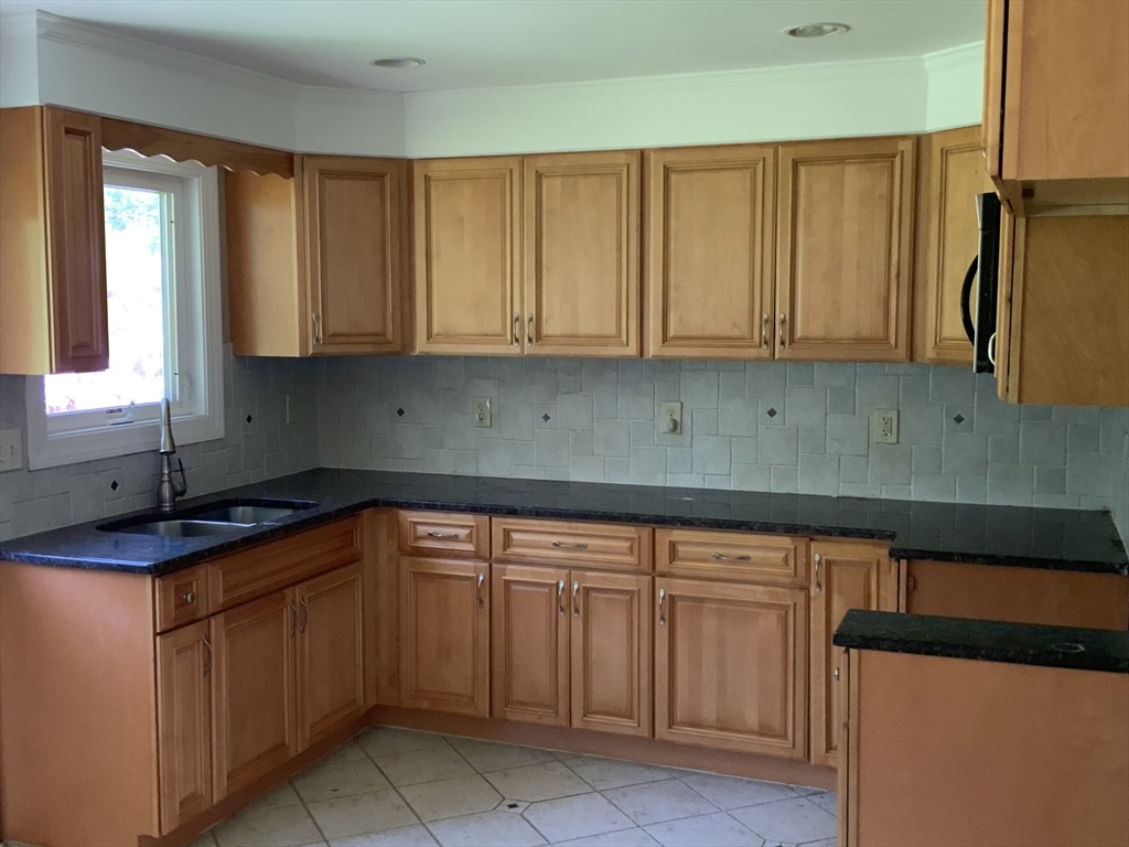12 Old County Road Westminster, MA 01473 - Photo 9 of 23