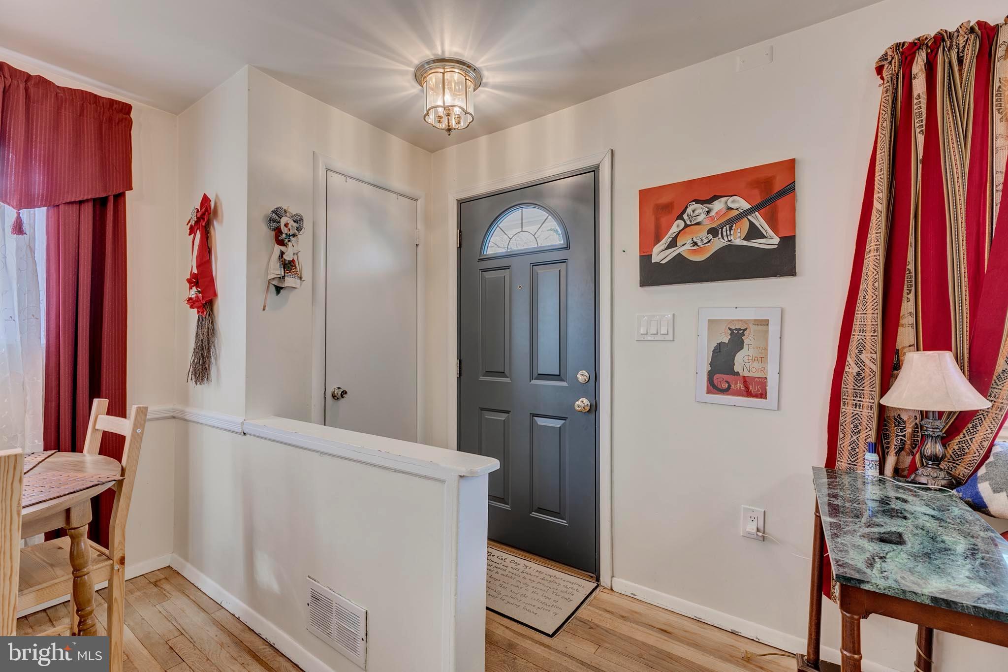 11811 Judson Road Silver Spring, MD 20902 - Photo 3 of 34
