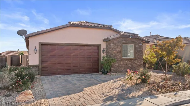 $399,990 | 2079 Port Royal Drive, Laughlin, NV 89029