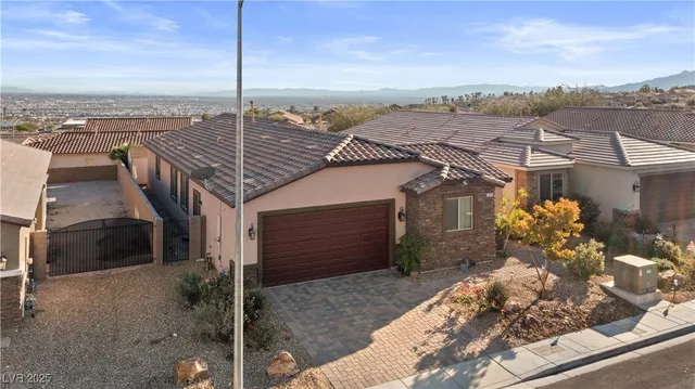 $399,990 | 2079 Port Royal Drive, Laughlin, NV 89029