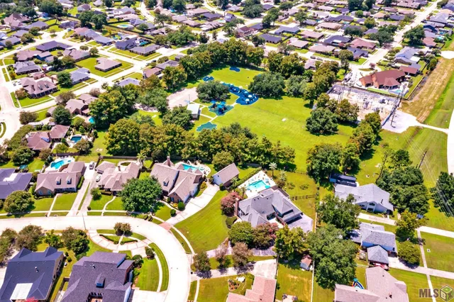 $879,900 | 222 Tiger Tail Road, Houma, LA 70360