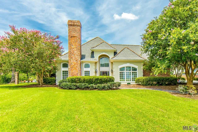 $879,900 | 222 Tiger Tail Road, Houma, LA 70360